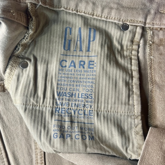 GAP NWT Raw Hem Shorts – Size 26/2R – Sand Beige – Sold Out Online - Picture 5 of 7